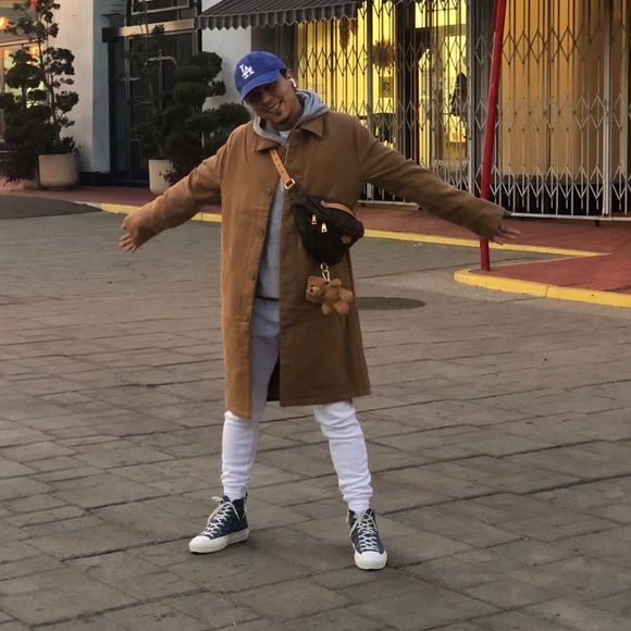 Meet your Posher, Eddie - Picture 1 of 4